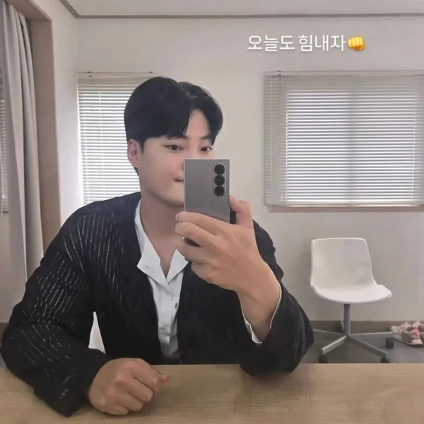 Popular photo full of fans’ love for Kim Kyungmin
