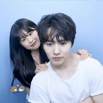Popular photo full of fans’ love for Lee Byeongchan