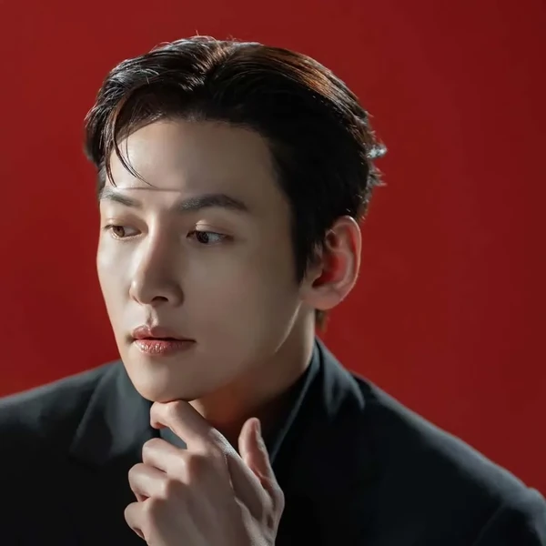 The most loved look of Ji Changwook today