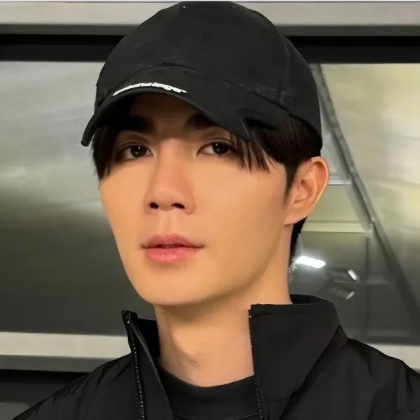 Popular photo full of fans’ love for ZeePruk