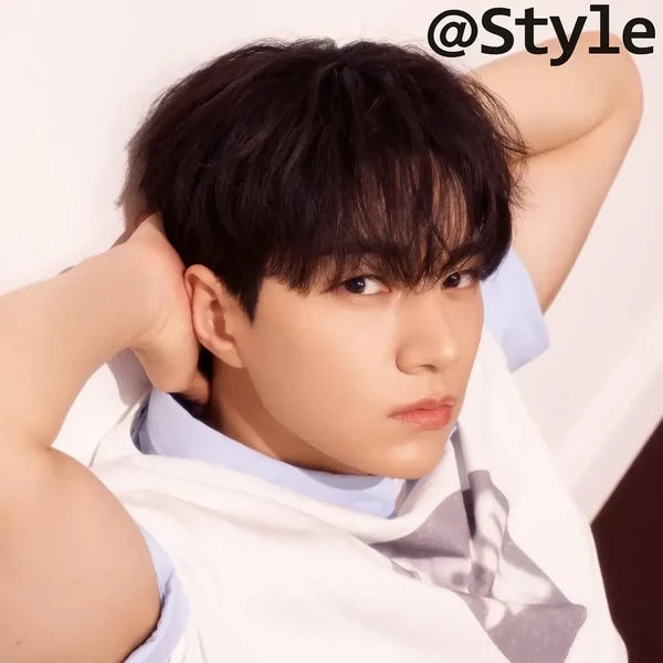 The most loved look of Kim Myungsoo (L) today