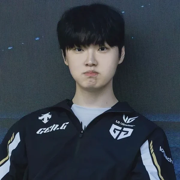 The most loved look of Chovy today
