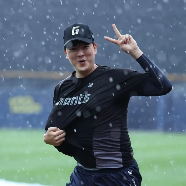 Representative photo of Kim Wonjung showing their charm