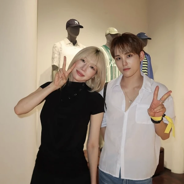 Popular photo full of fans’ love for BADA
