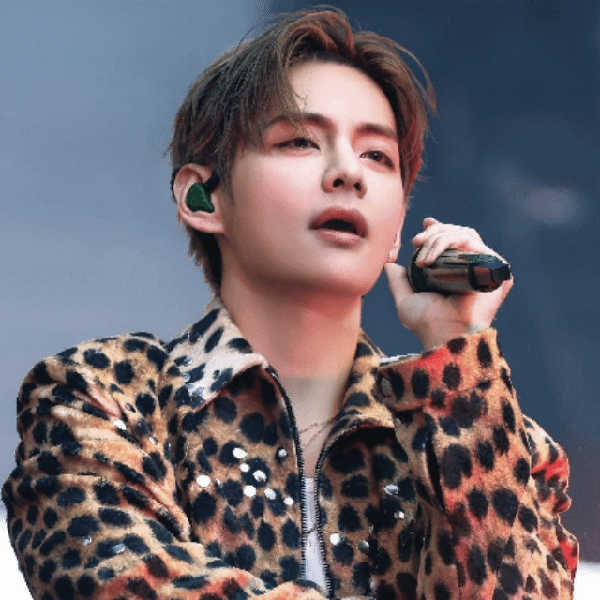 Top moment of Kim Taehyung (V) chosen by fans
