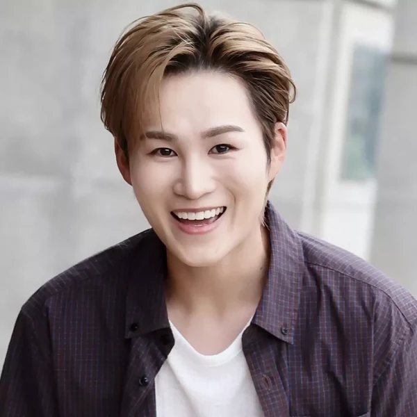 Foto populer Kim Heejae yang penuh cinta dari penggemar