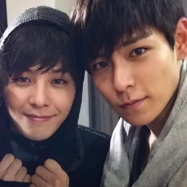 Popular photo full of fans’ love for T.O.P