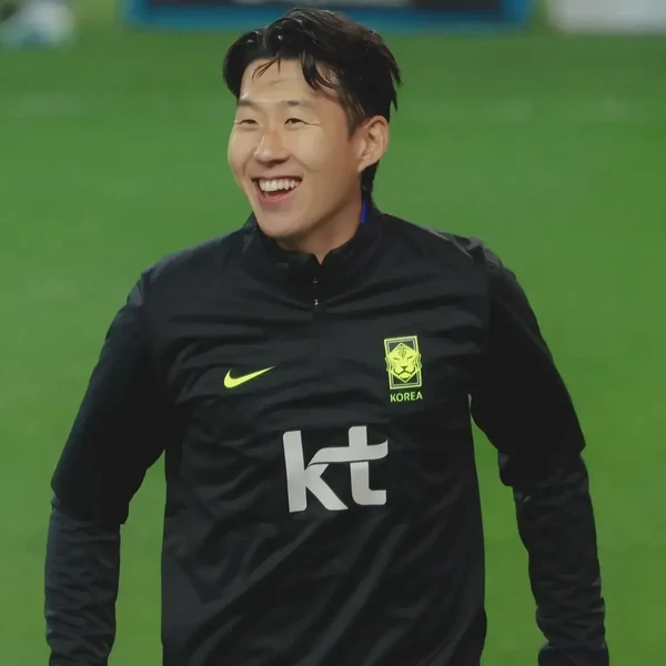 팬들이 사랑하는 손흥민의 인기 프로필 사진