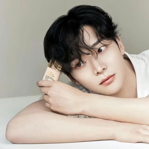 Foto populer Rowoon yang penuh cinta dari penggemar
