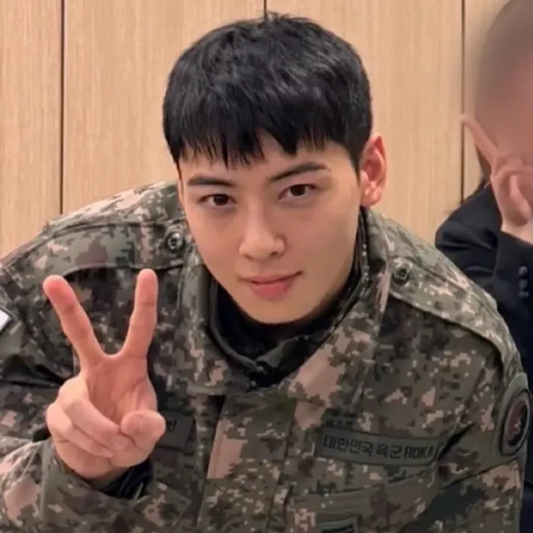 Top moment of Cha Eunwoo chosen by fans
