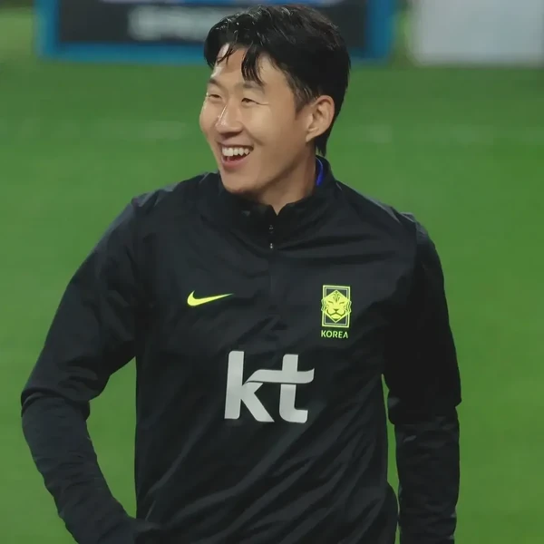Foto profil terbaik Son Heungmin hari ini di Choeaedol Celeb