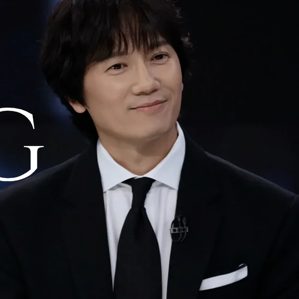 The most loved look of Ji Sung today