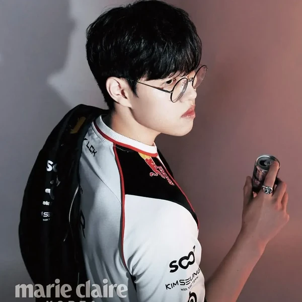 Today’s standout profile photo of Oner on Choeaedol Celeb