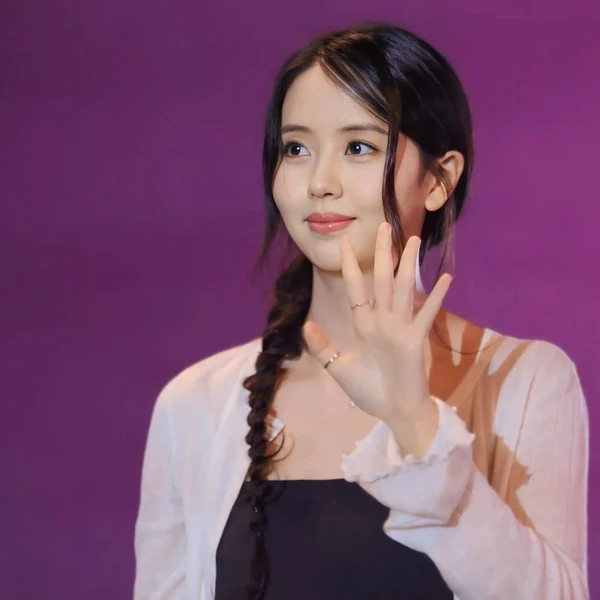 充滿粉絲愛的金所泫人氣照片