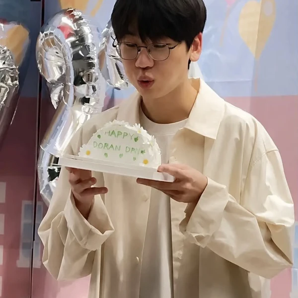 Today’s standout profile photo of Doran on Choeaedol Celeb