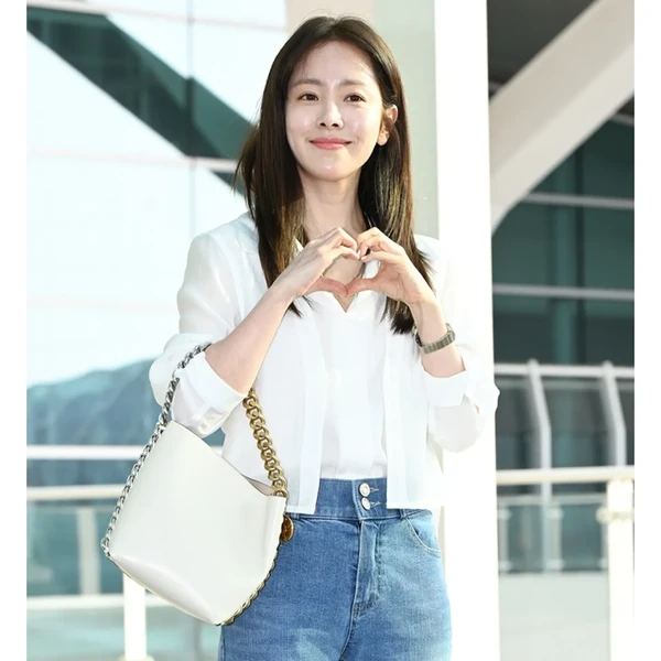 The most loved look of Han Jimin today