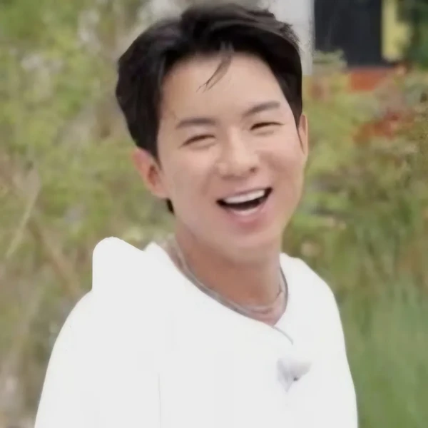 The most loved look of Na Taejoo today