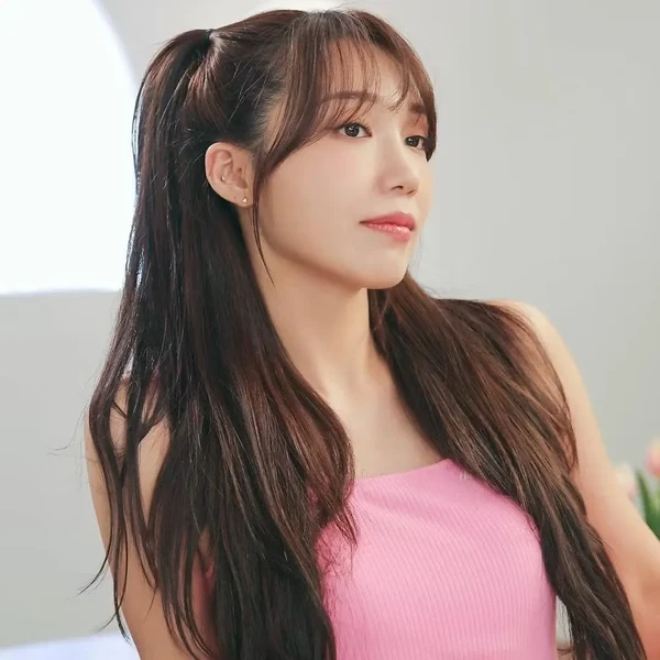 Penampilan Jung Eunji yang paling disukai hari ini