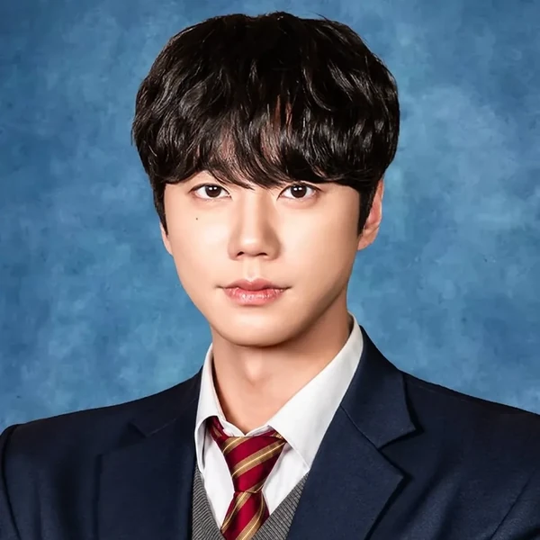 Popular photo full of fans’ love for Lee Junyoung