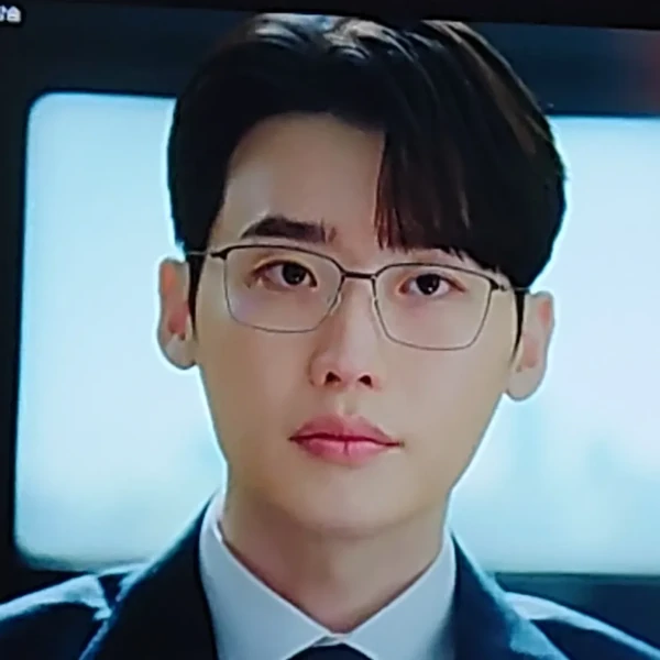 The most loved look of Lee Jongsuk today