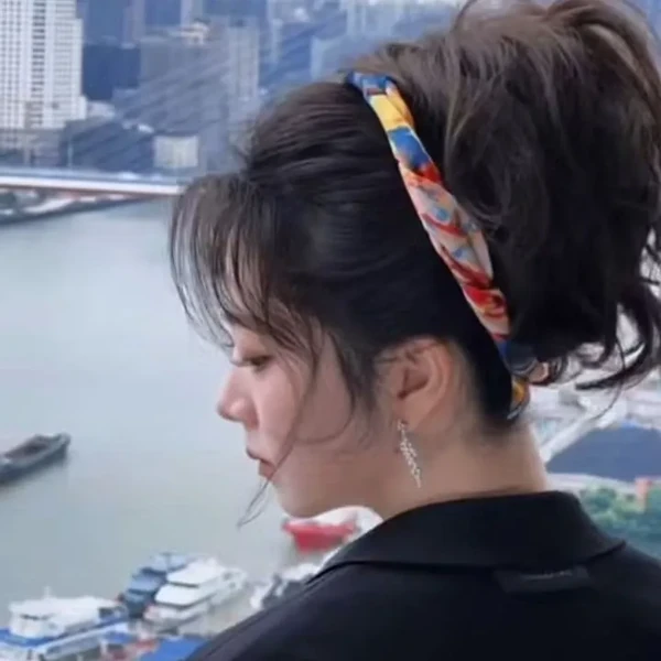 Popular photo full of fans’ love for Tan Song Yun