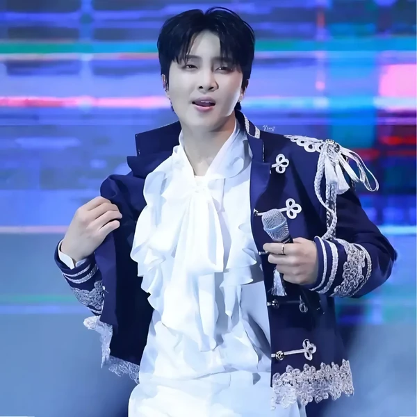 The most loved look of Hwang Yunsung today