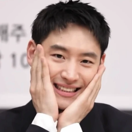 Popular photo full of fans’ love for Lee Jaehoon