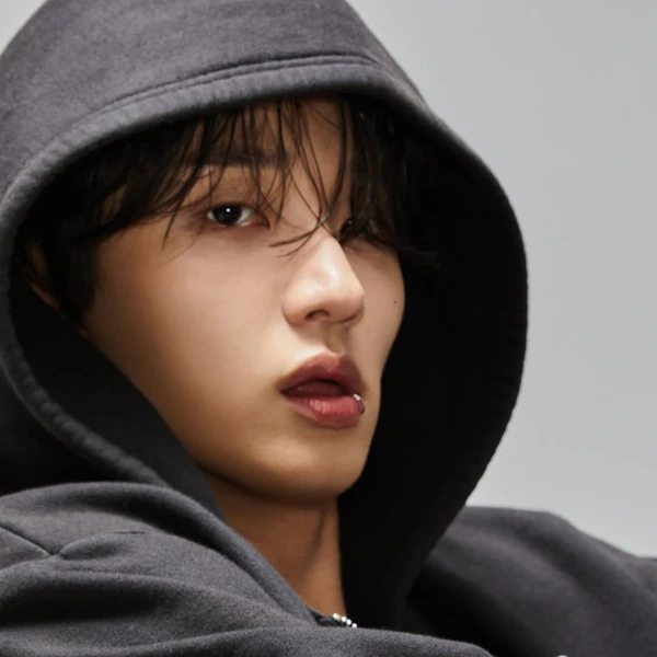 Popular photo full of fans’ love for Kim Jaewon