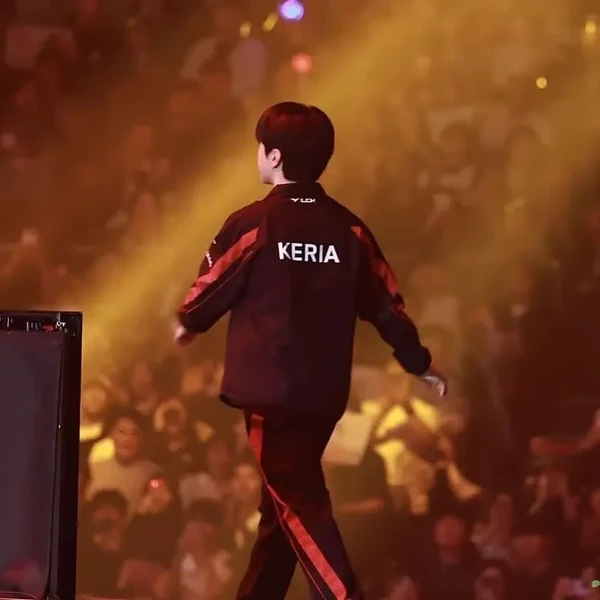 粉絲喜愛的Keria人氣個人資料照片