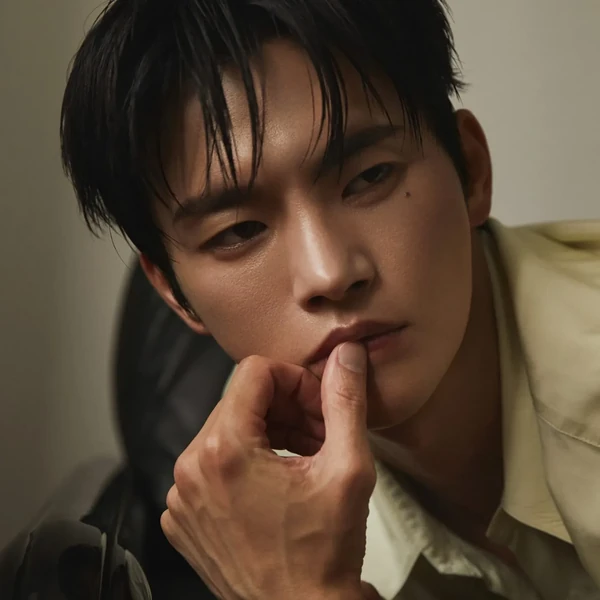 Popular photo full of fans’ love for Seo Inguk