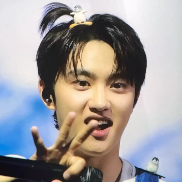 Foto populer Doh Kyungsoo (D.O.) yang penuh cinta dari penggemar