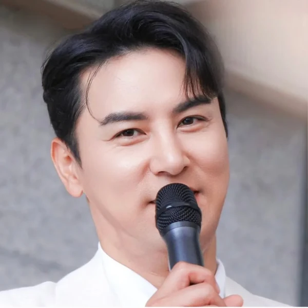 Penampilan Jang Minho yang paling disukai hari ini