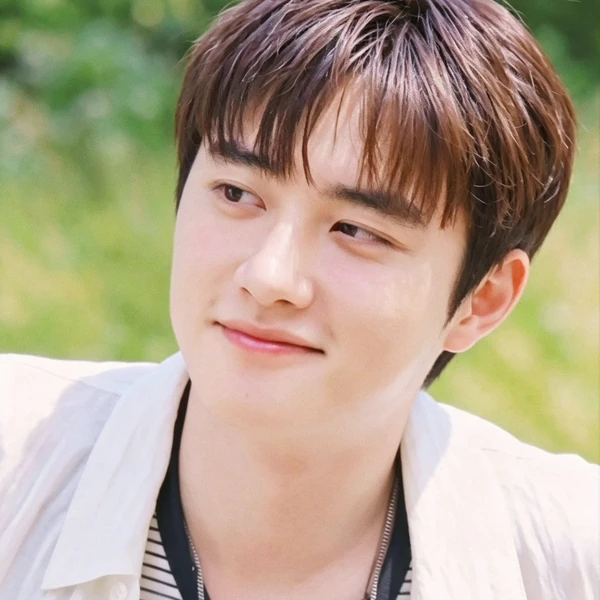 Foto populer Doh Kyungsoo (D.O.) yang penuh cinta dari penggemar