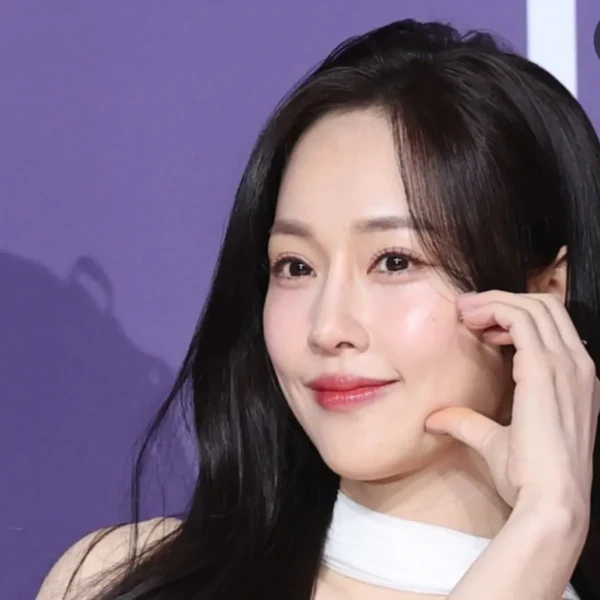 Popular photo full of fans’ love for So Yumi