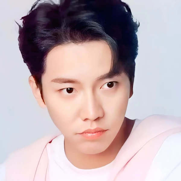 Popular photo full of fans’ love for Lee Seunggi