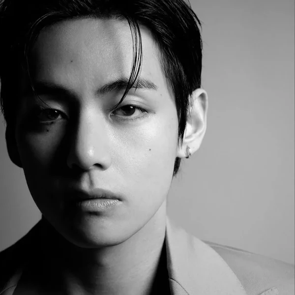 Popular photo full of fans’ love for Kim Taehyung (V)