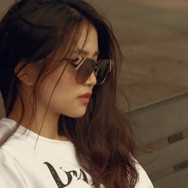 The most loved look of Kim Taeri today