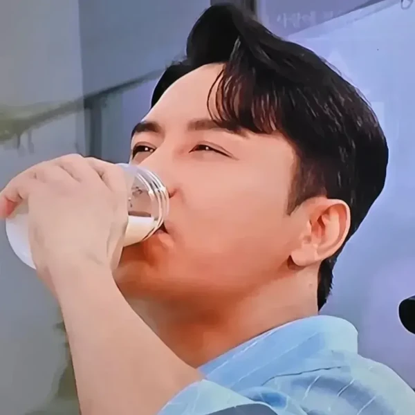 Foto populer Jang Minho yang penuh cinta dari penggemar