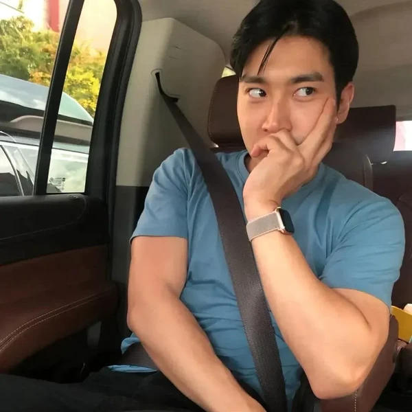 Popular photo full of fans’ love for Choi Siwon