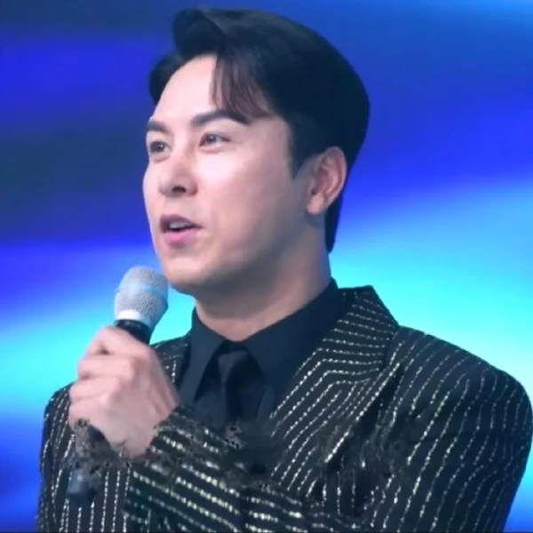 Penampilan Jang Minho yang paling disukai hari ini