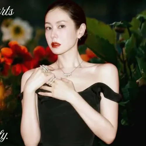 Foto populer Son Yejin yang penuh cinta dari penggemar