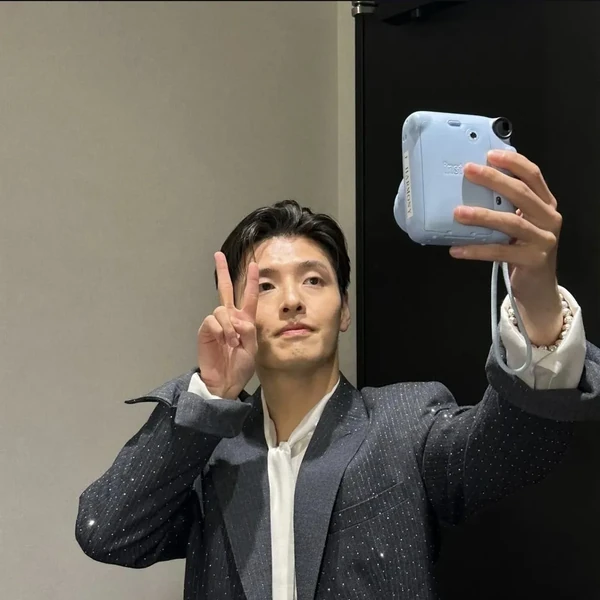 The most loved look of Kang Haneul today