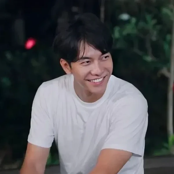 Popular photo full of fans’ love for Lee Seunggi