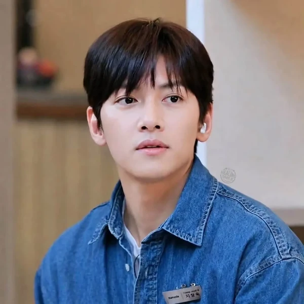 Popular photo full of fans’ love for Ji Changwook