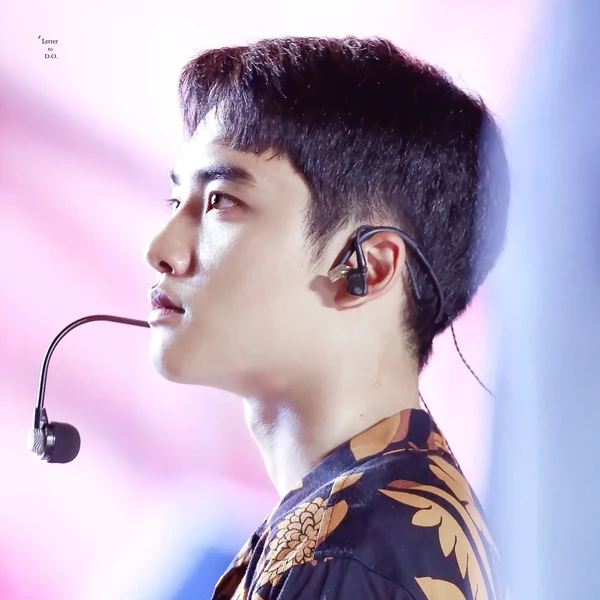 Foto populer Doh Kyungsoo (D.O.) yang penuh cinta dari penggemar