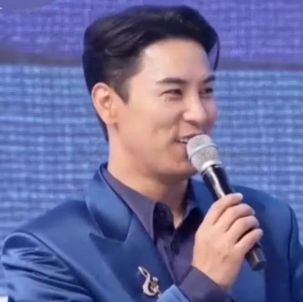 Penampilan Jang Minho yang paling disukai hari ini