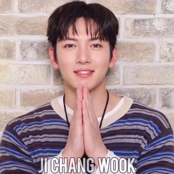 Popular photo full of fans’ love for Ji Changwook