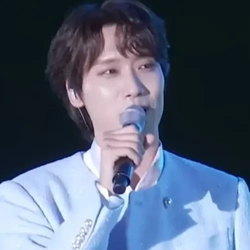 The most loved look of Choi Woojin today
