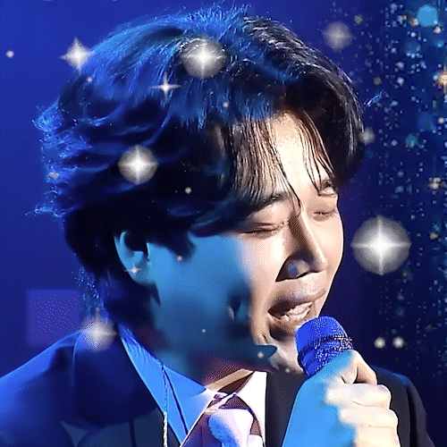 Popular photo full of fans’ love for Hwang Youngwoong
