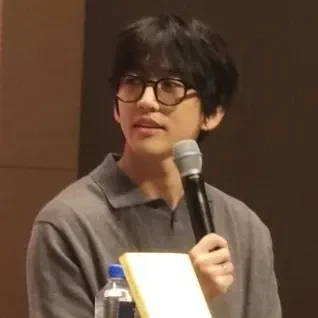 今天最受喜愛的李承允模樣